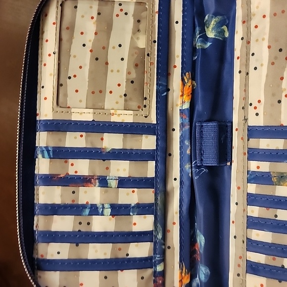 LUG Handspring Wristlet Blue Bouquet Convertible Wallet New - Picture 4 of 9